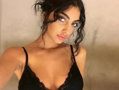 Το αβυσσαλέο ντεκολτέ της Ειρήνης Καζαριάν που αναστάτωσε τον ανδρικό πληθυσμό (φώτο)